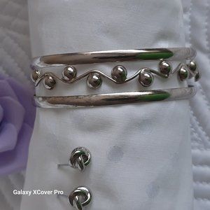 Silver tone bracelet and love knot earrings